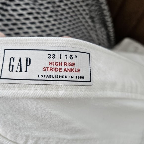 GAP High Rise Stride Wide-Leg Ankle Jeans in Optic White Size 16R - Picture 7 of 10